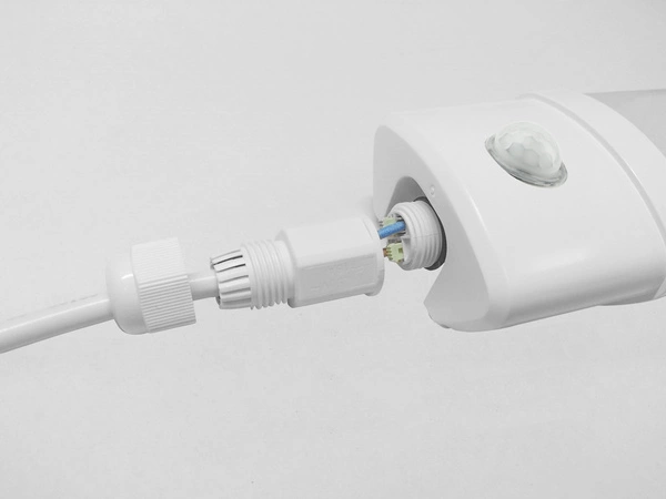 Liniowa lampa z czujnikiem ruchu hermetyczna TRI-PROOF 40W 4000K 125cm PIR